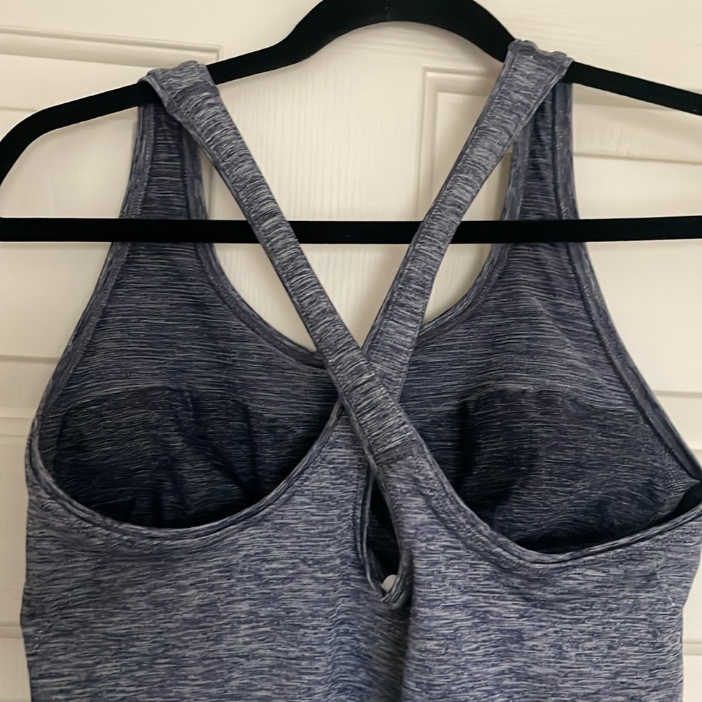 Lululemon - Picture 3 of 6